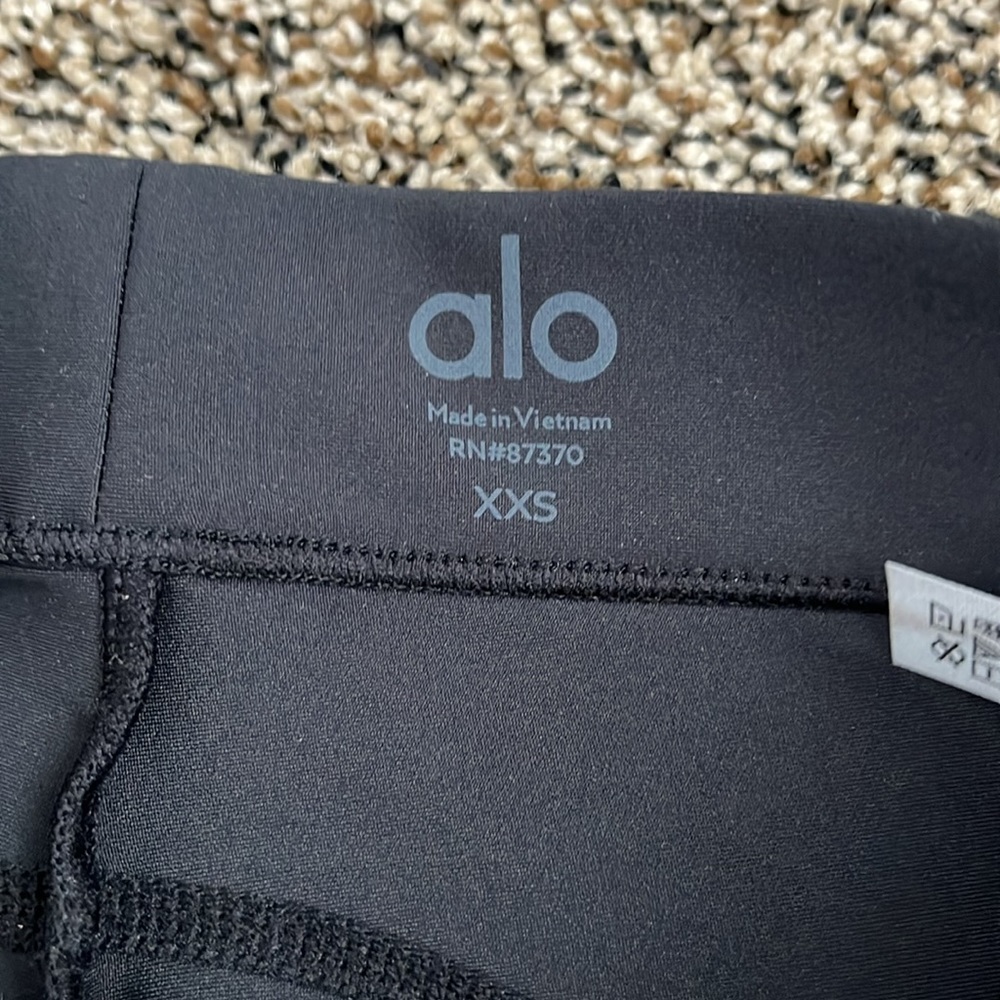 Alo Yoga Black High Waist Utility Legging, NWT - Picture 7 of 10
